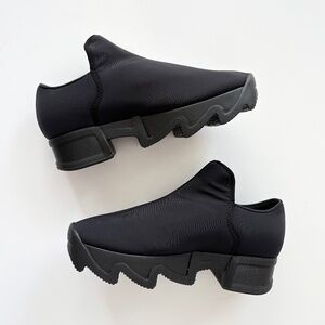 IRI NYC Wes black on black low top sneakers